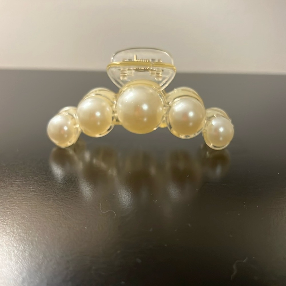 Pearl Hair Clip